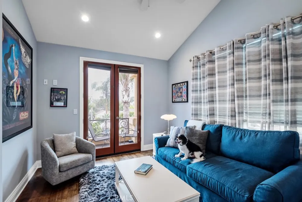 1136 5th Street Manhattan Beach, CA 90266