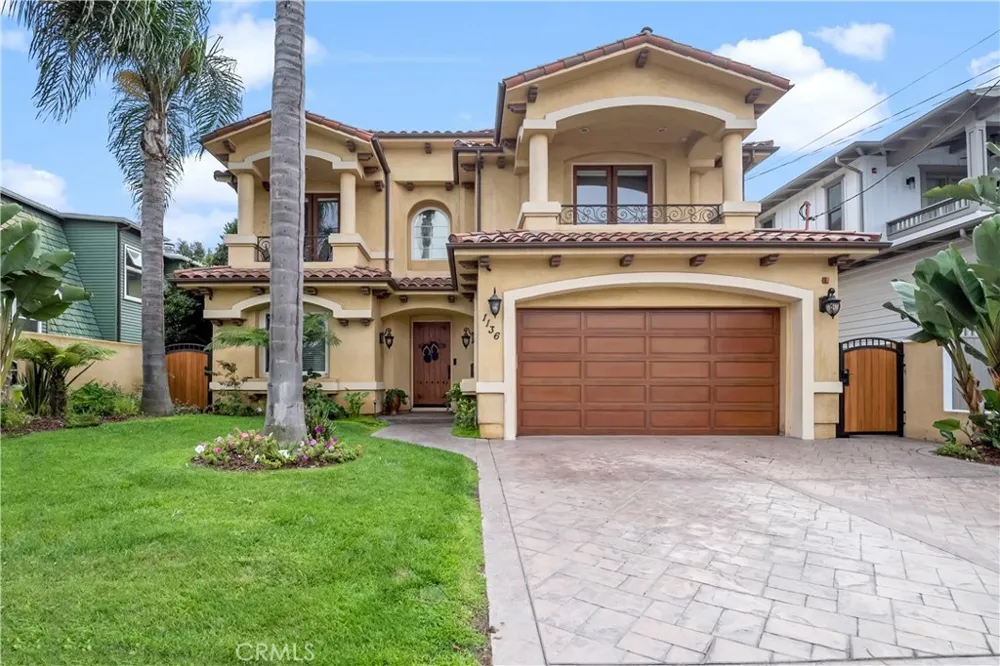 1136 5th Street Manhattan Beach, CA 90266