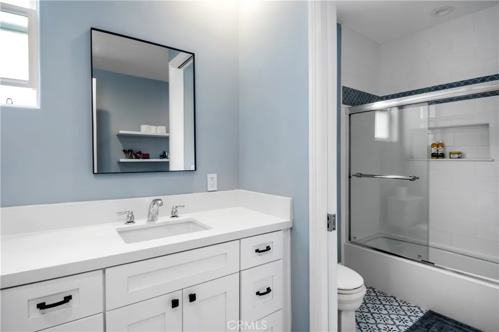 1136 5th Street Manhattan Beach, CA 90266
