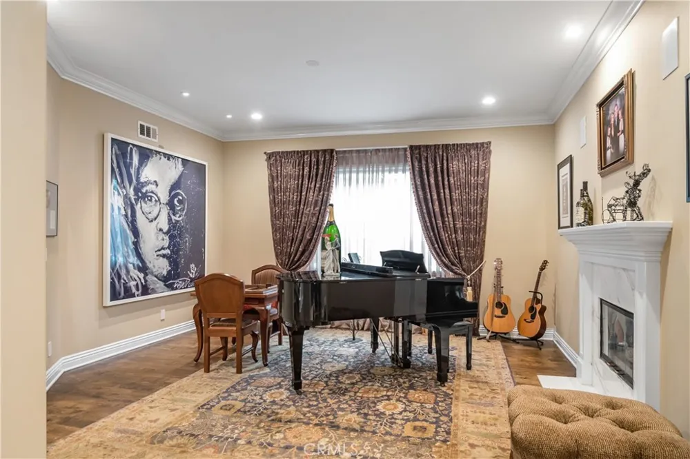 1136 5th Street Manhattan Beach, CA 90266