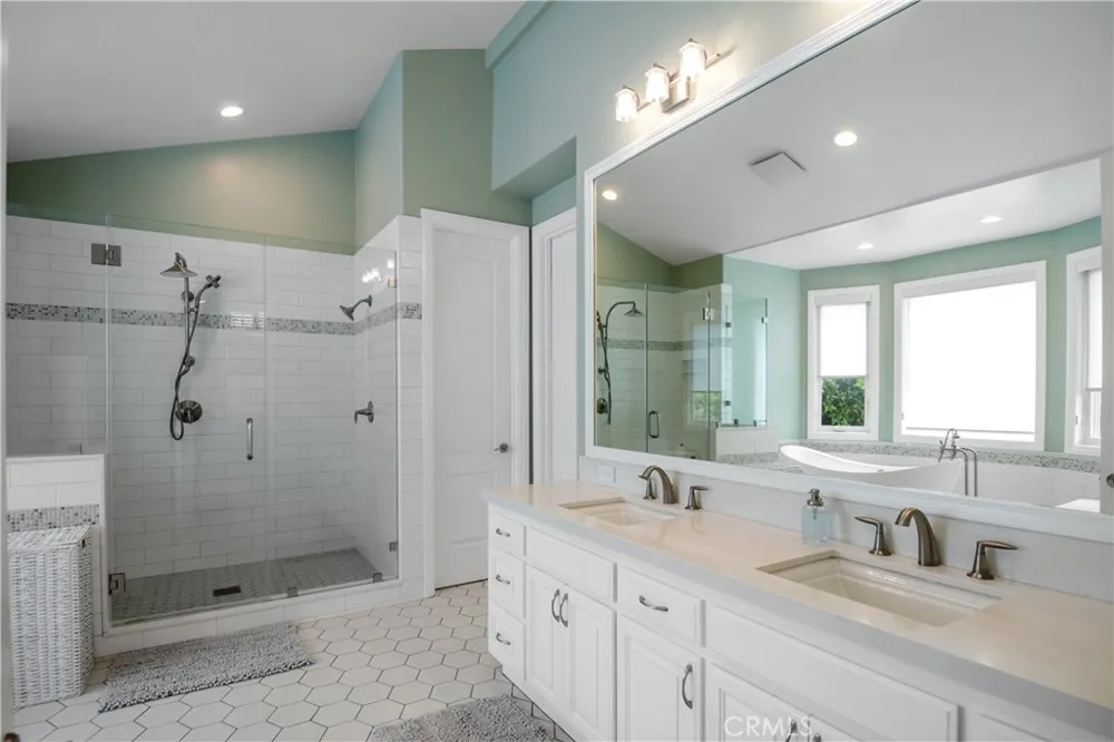 1136 5th Street Manhattan Beach, CA 90266