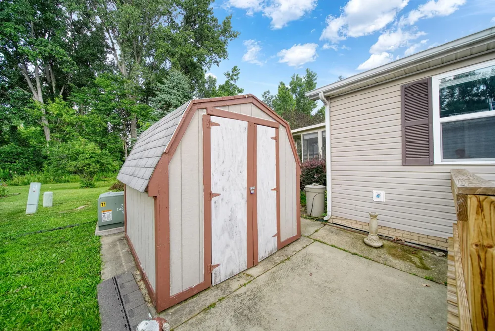 817 Savannah River Drive Adrian, MI 49221