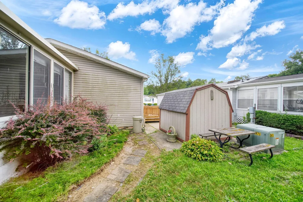 817 Savannah River Drive Adrian, MI 49221