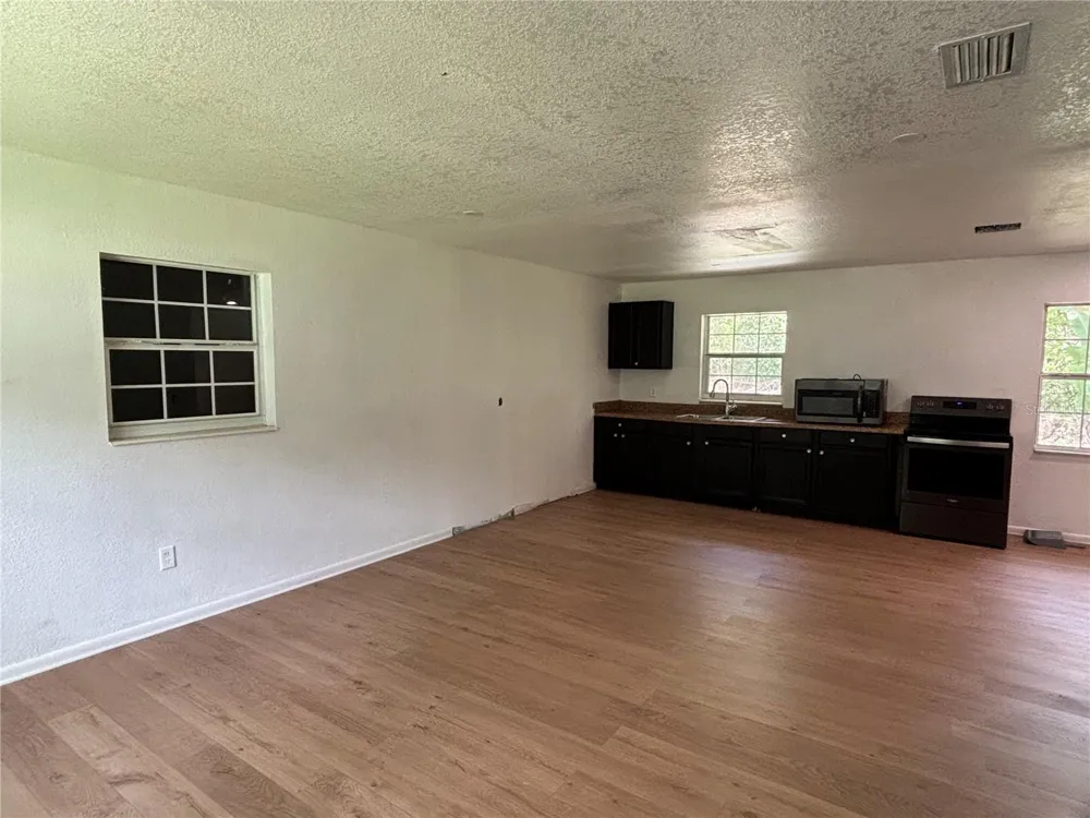 205 S CHANDLER AVENUE Deland, FL 32724