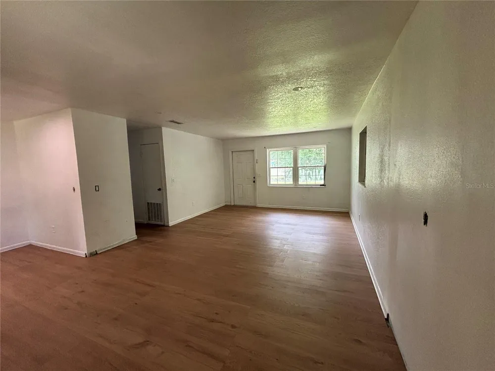 205 S CHANDLER AVENUE Deland, FL 32724