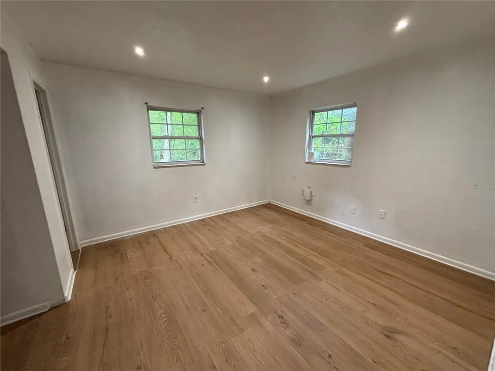 205 S CHANDLER AVENUE Deland, FL 32724