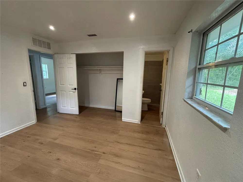 205 S CHANDLER AVENUE Deland, FL 32724
