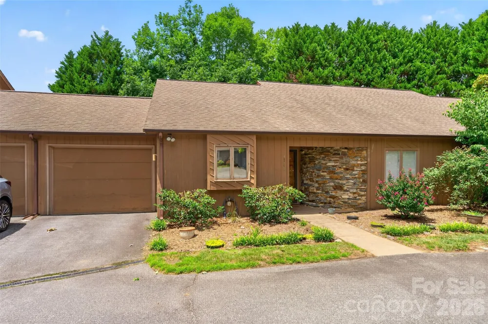 1736 12th Street NE Hickory, NC 28601