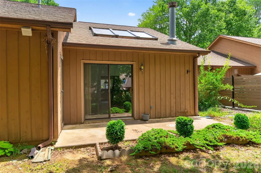 1736 12th Street NE Hickory, NC 28601