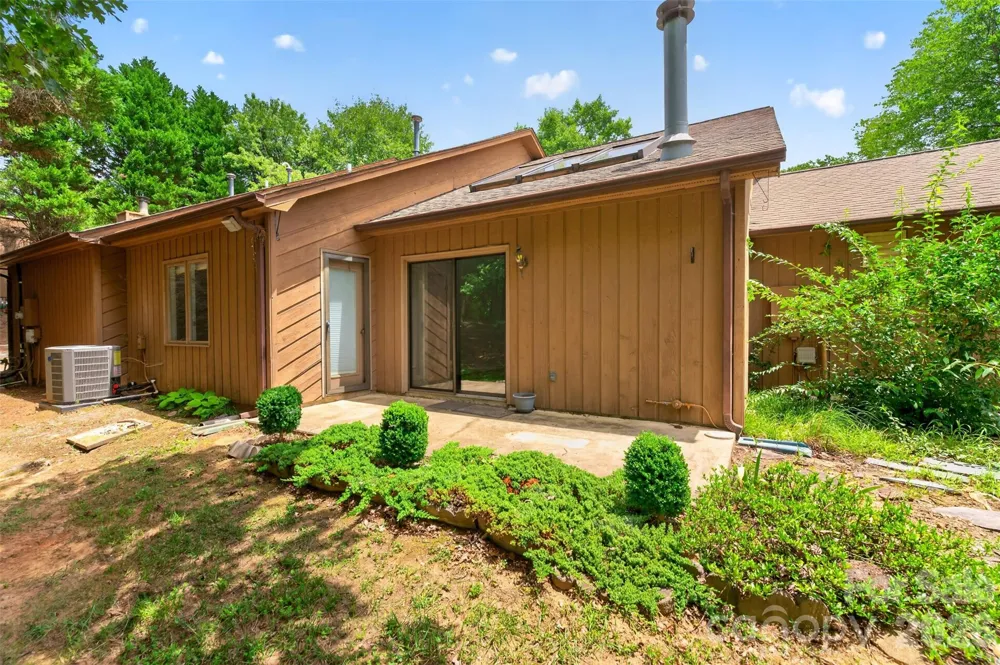 1736 12th Street NE Hickory, NC 28601