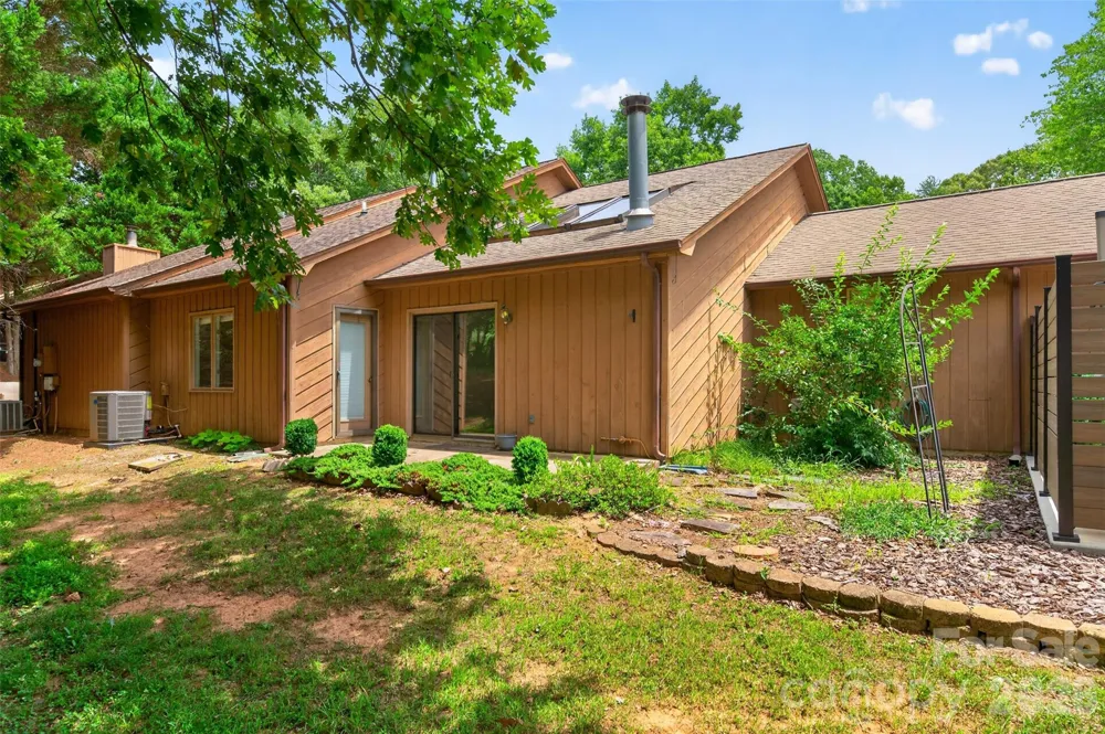 1736 12th Street NE Hickory, NC 28601