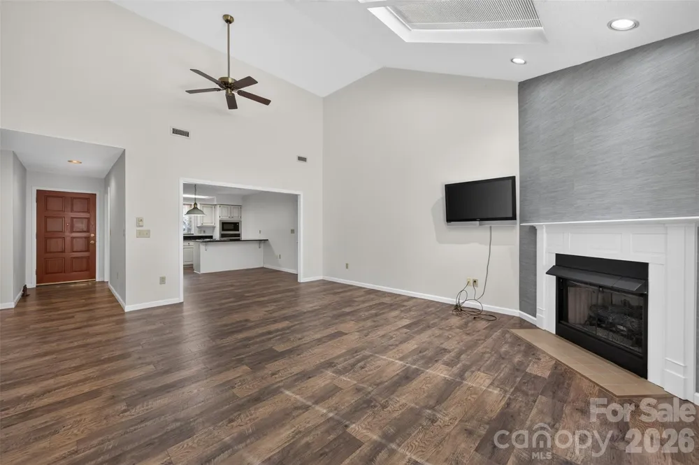 1736 12th Street NE Hickory, NC 28601