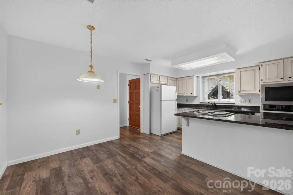 1736 12th Street NE Hickory, NC 28601