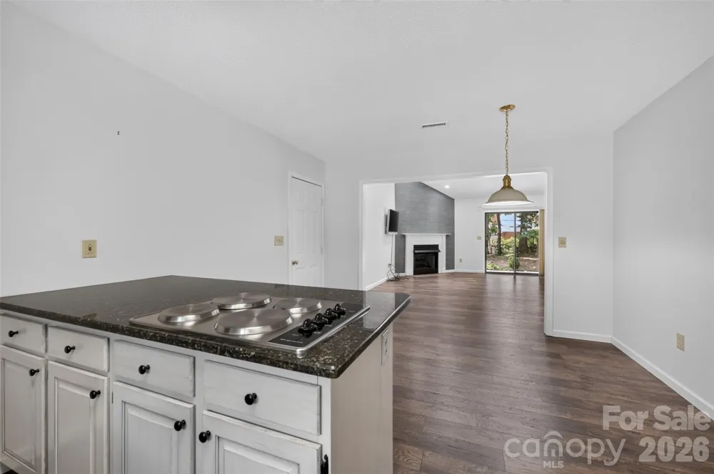 1736 12th Street NE Hickory, NC 28601