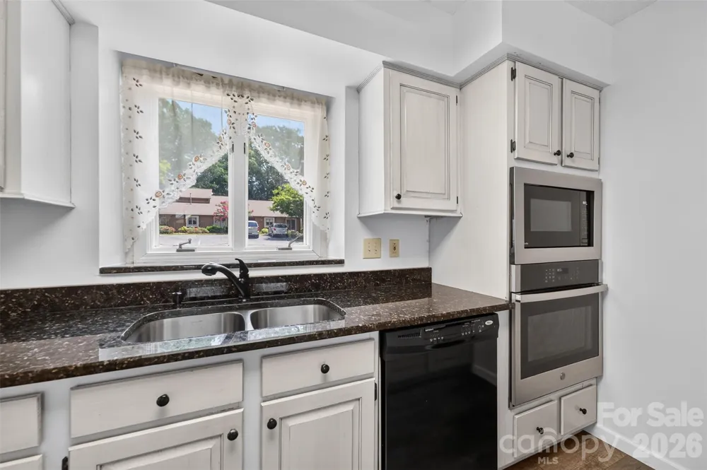 1736 12th Street NE Hickory, NC 28601