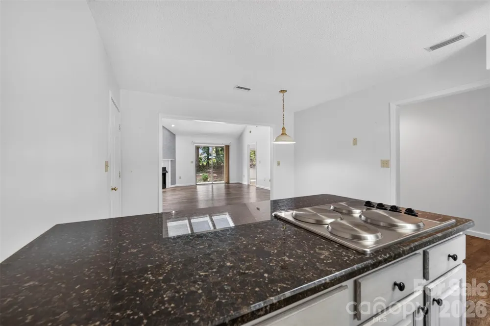1736 12th Street NE Hickory, NC 28601