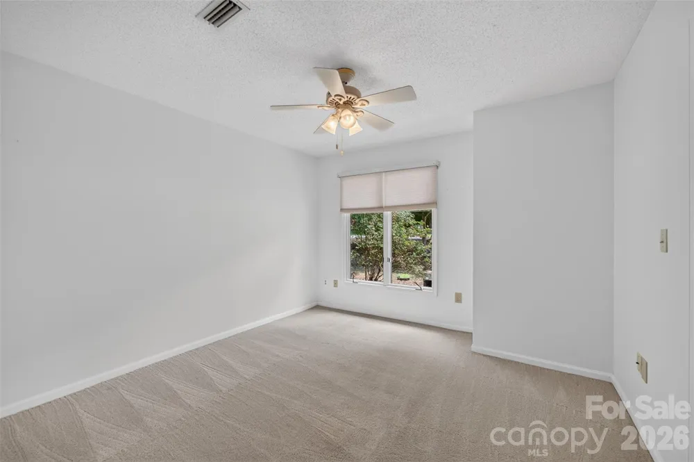 1736 12th Street NE Hickory, NC 28601