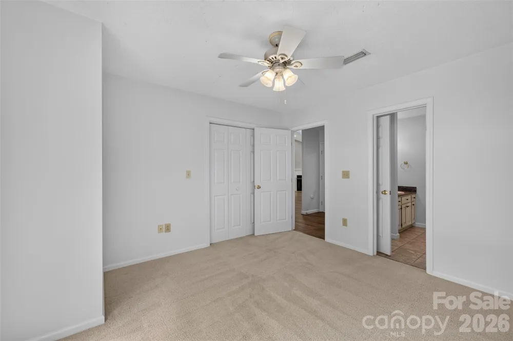 1736 12th Street NE Hickory, NC 28601