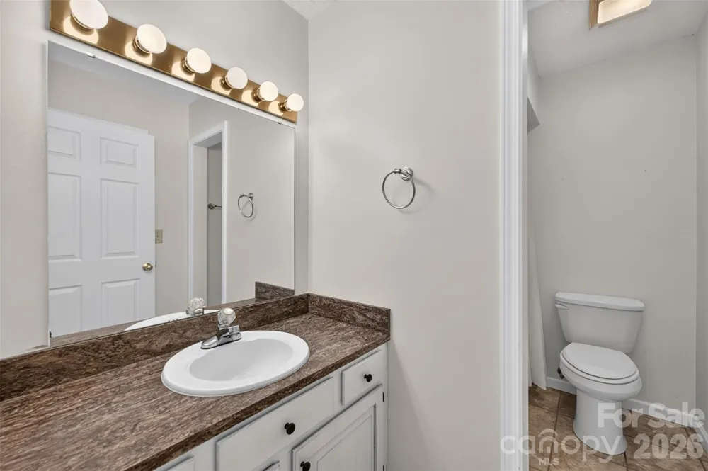 1736 12th Street NE Hickory, NC 28601