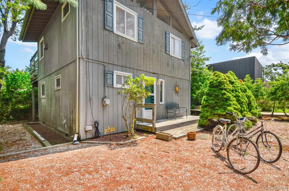 11 Devon Road Amagansett, NY 11930