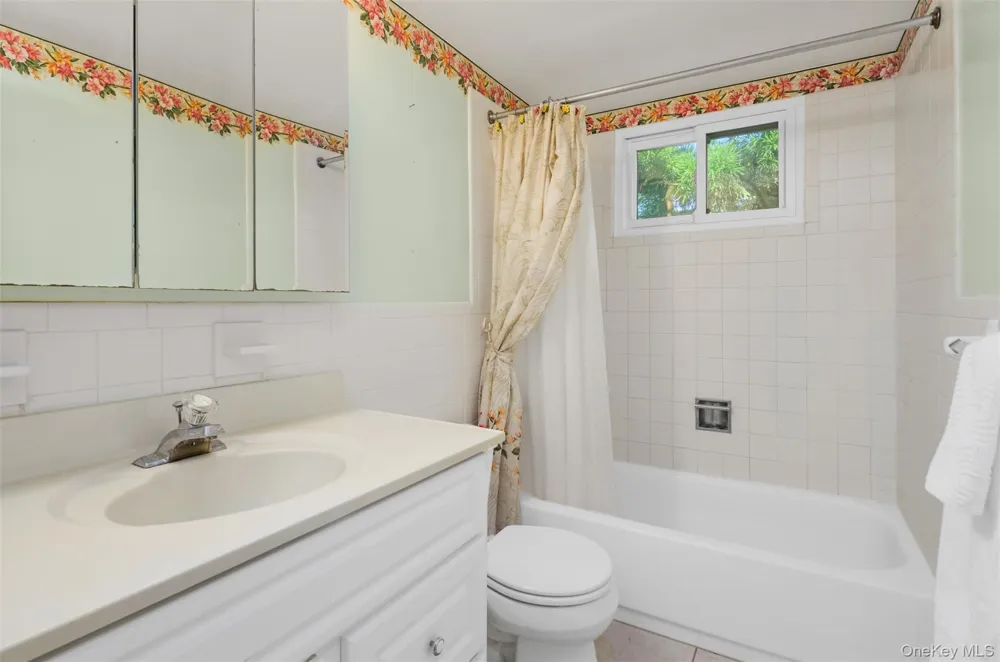 11 Devon Road Amagansett, NY 11930
