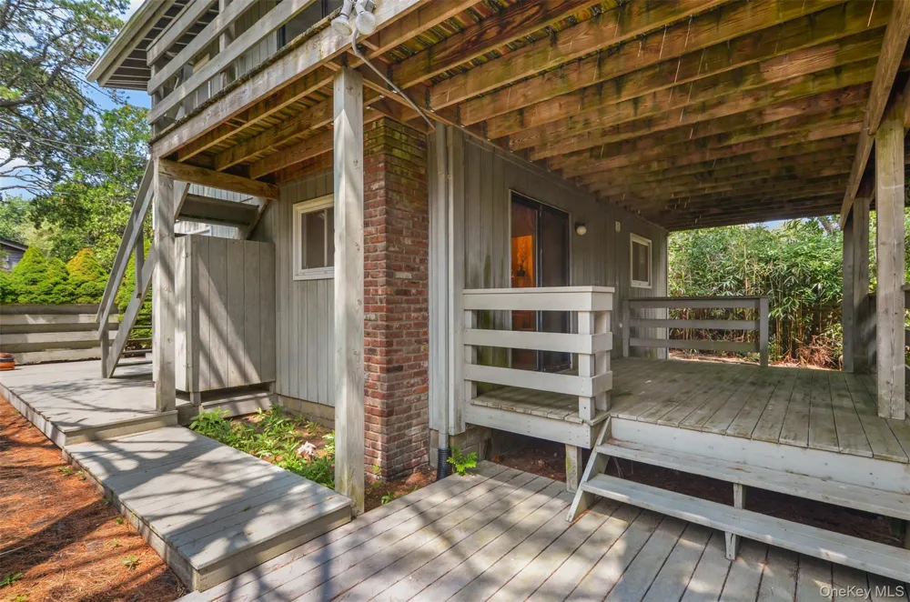 11 Devon Road Amagansett, NY 11930