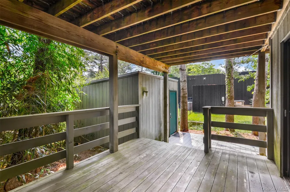 11 Devon Road Amagansett, NY 11930