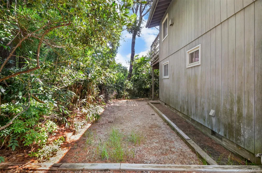 11 Devon Road Amagansett, NY 11930
