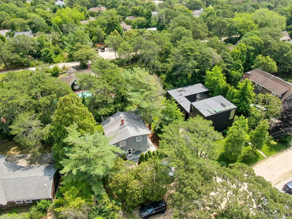 11 Devon Road Amagansett, NY 11930