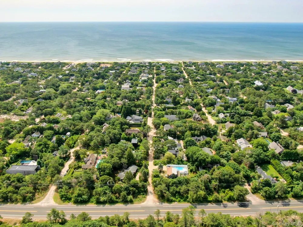 11 Devon Road Amagansett, NY 11930