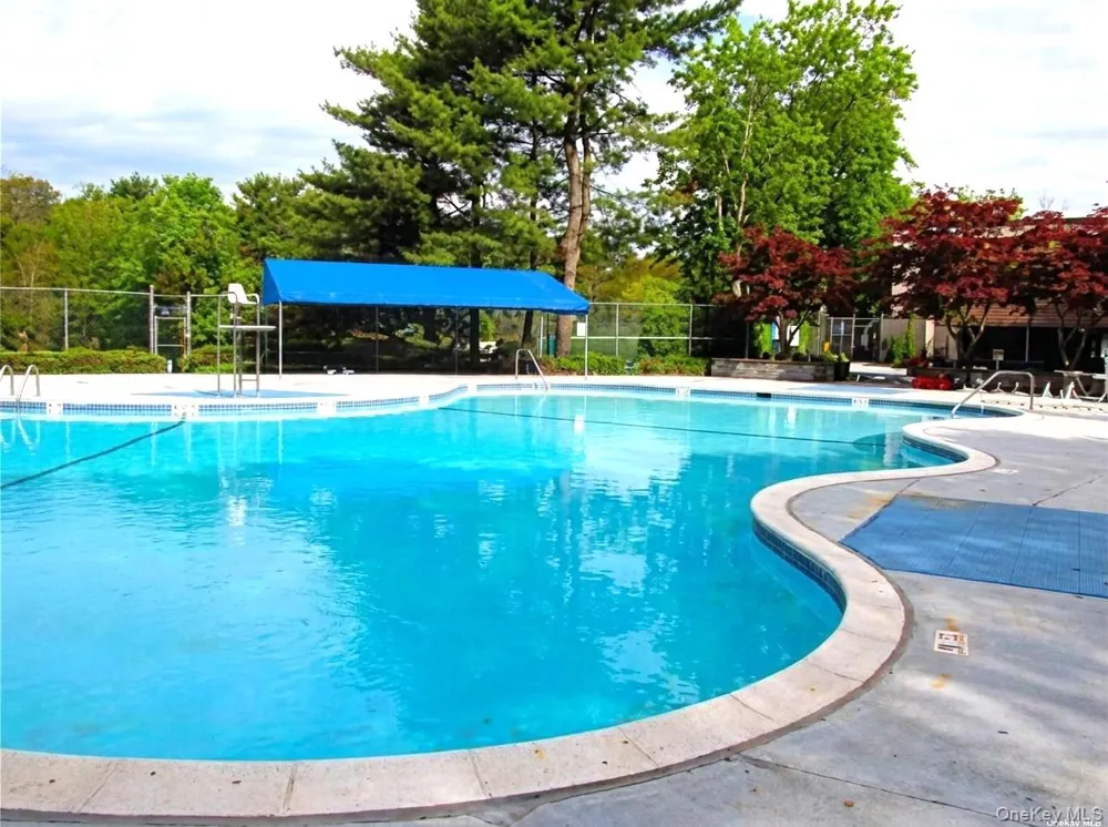 91 Richmond Boulevard #3A Ronkonkoma, NY 11779
