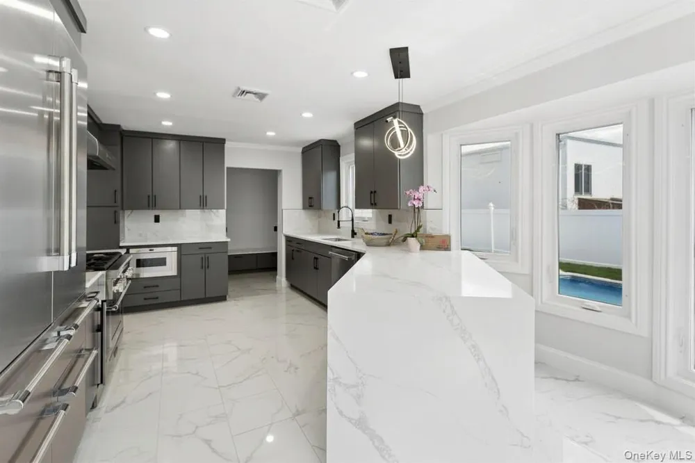 88 Mark Lane Atlantic Beach, NY 11509