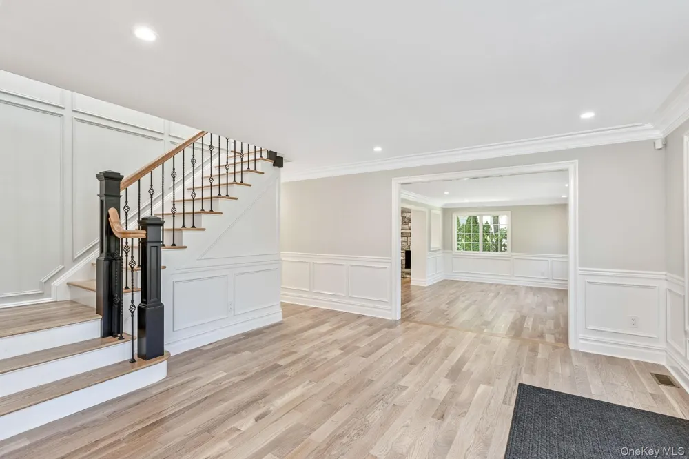 5 Hemingway Drive Dix Hills, NY 11746