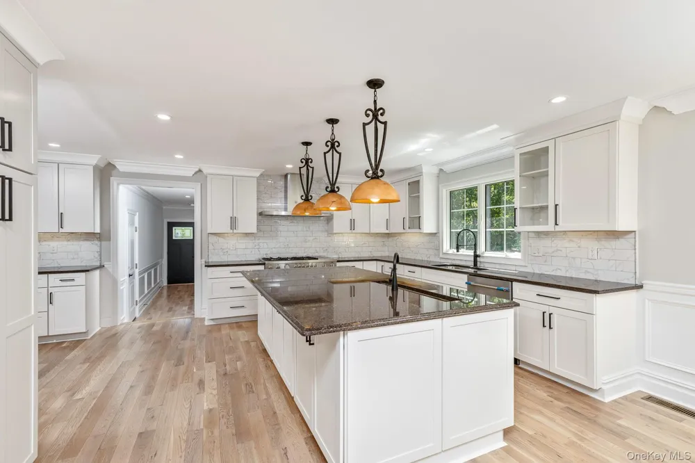 5 Hemingway Drive Dix Hills, NY 11746
