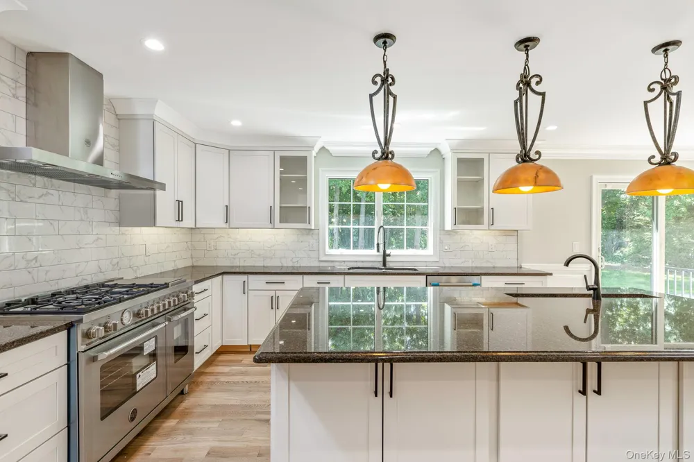 5 Hemingway Drive Dix Hills, NY 11746