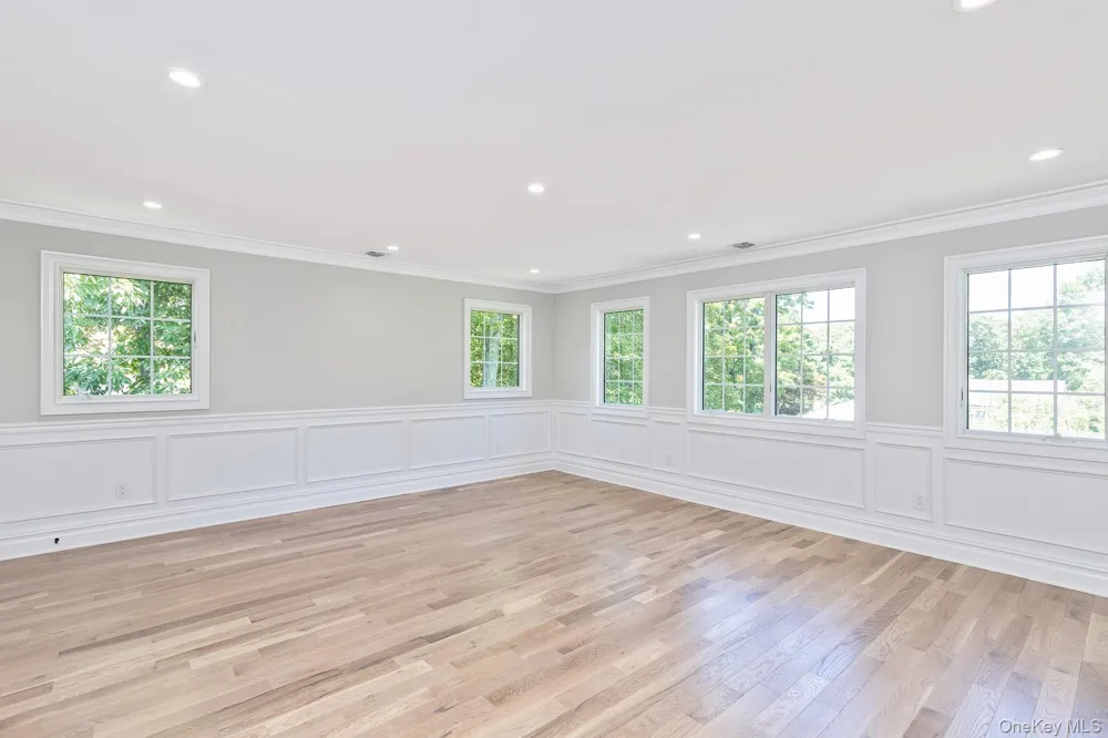 5 Hemingway Drive Dix Hills, NY 11746