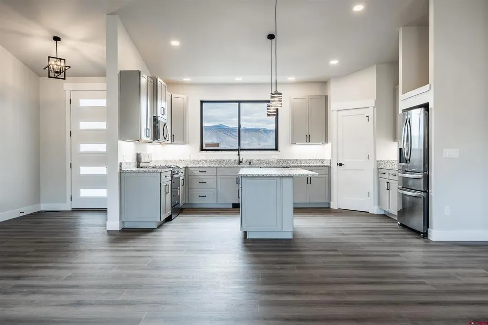 22165 6840 COURT Montrose, CO 81403