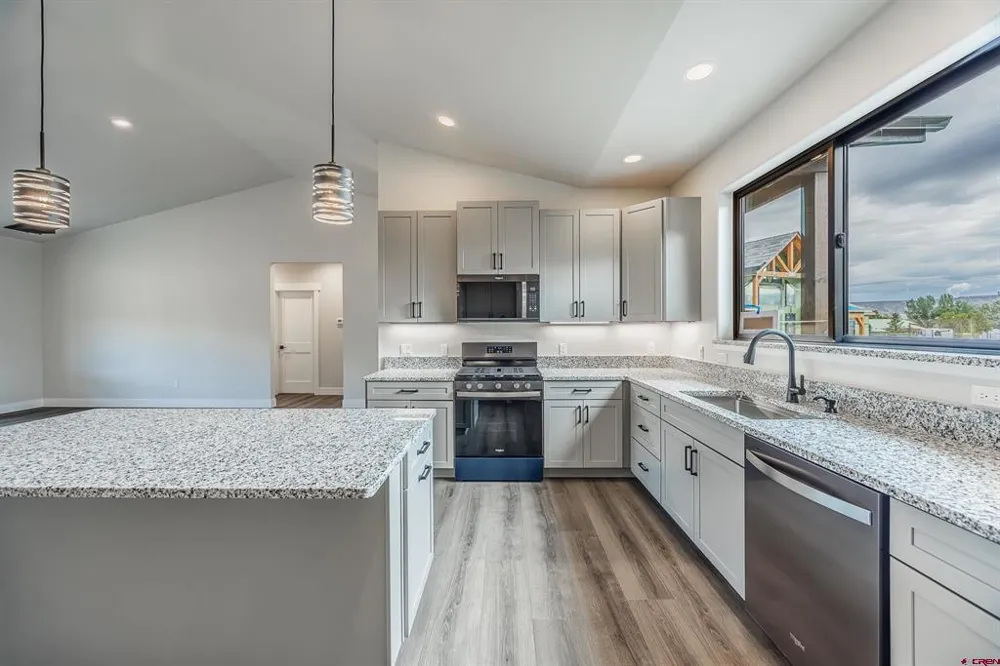 22165 6840 COURT Montrose, CO 81403