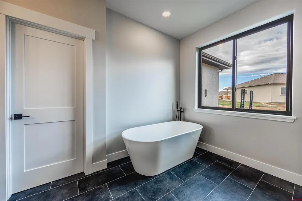 22165 6840 COURT Montrose, CO 81403