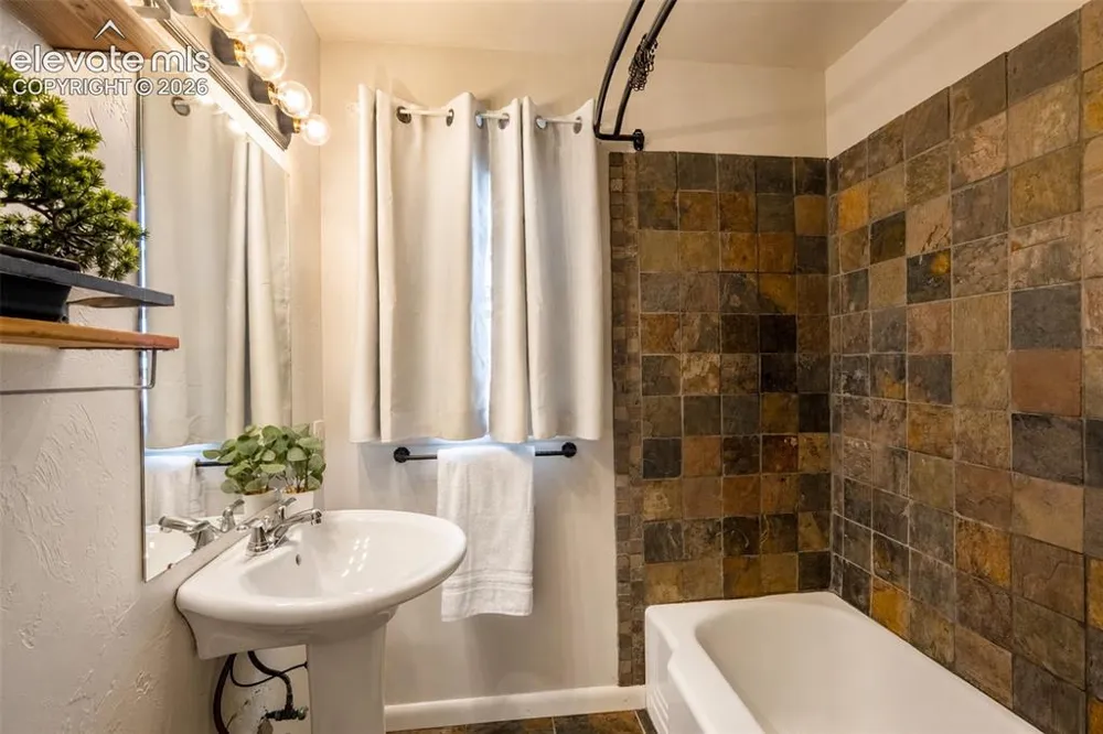 914 Meade Avenue Colorado Springs, CO 80909