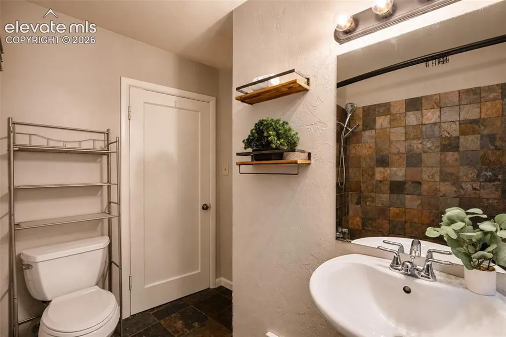 914 Meade Avenue Colorado Springs, CO 80909