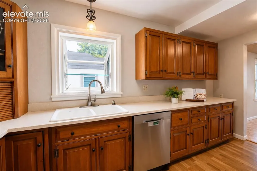 914 Meade Avenue Colorado Springs, CO 80909