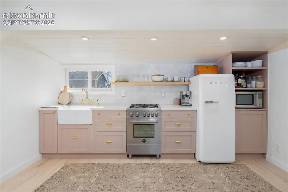 407 E San Rafael Street Colorado Springs, CO 80903