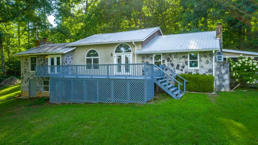 93 Bell Summers Road Pikeville, TN 37367
