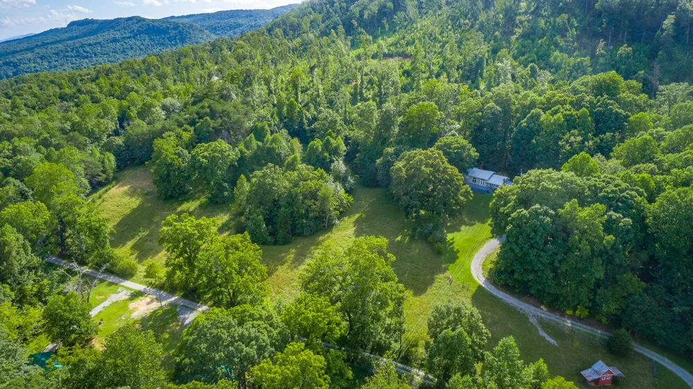 93 Bell Summers Road Pikeville, TN 37367