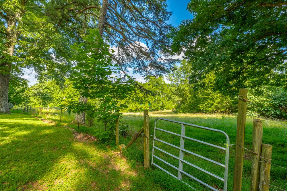93 Bell Summers Road Pikeville, TN 37367
