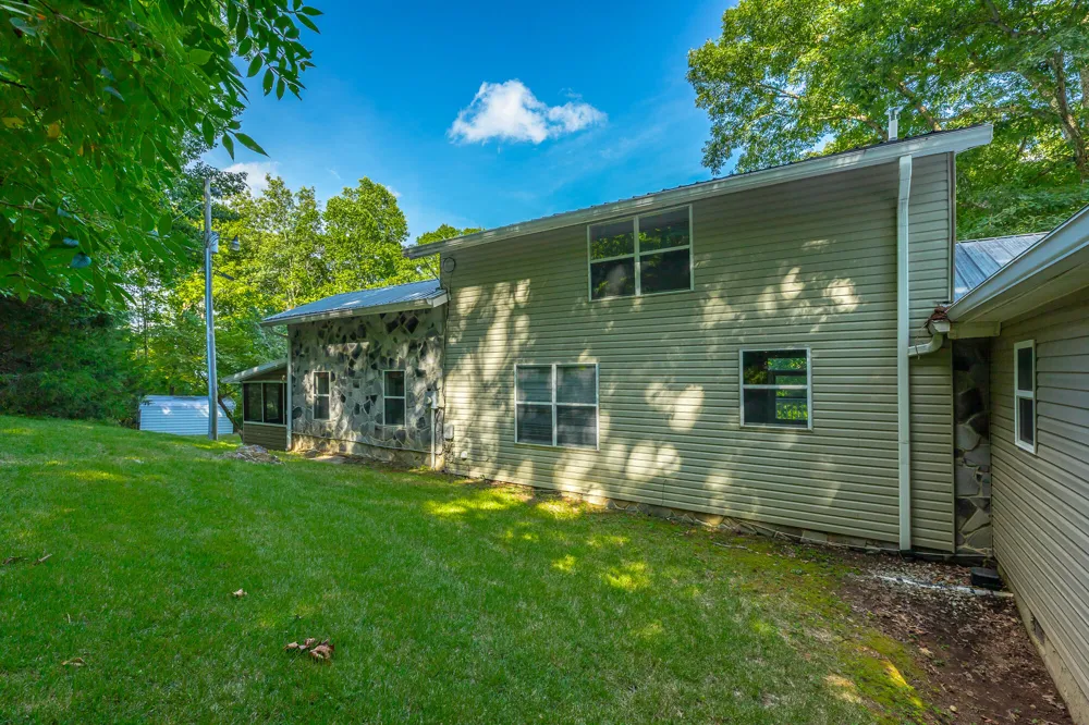 93 Bell Summers Road Pikeville, TN 37367