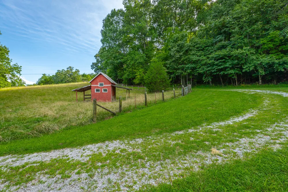 93 Bell Summers Road Pikeville, TN 37367