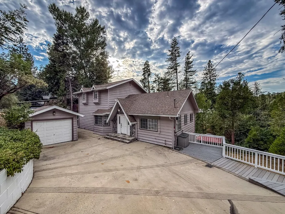 39314 Manzanita Drive Oakhurst, CA 93644