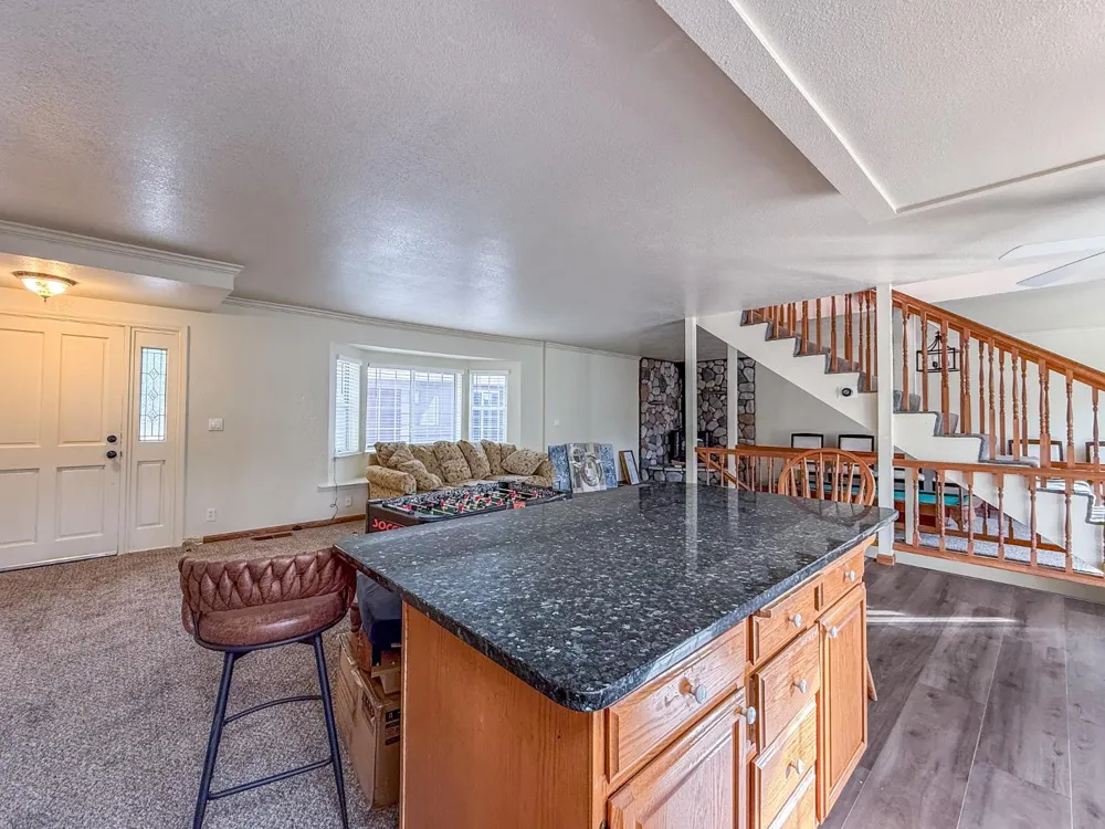 39314 Manzanita Drive Oakhurst, CA 93644